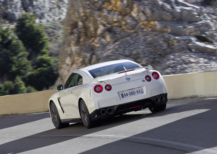 2011 Nissan GT-R Picture